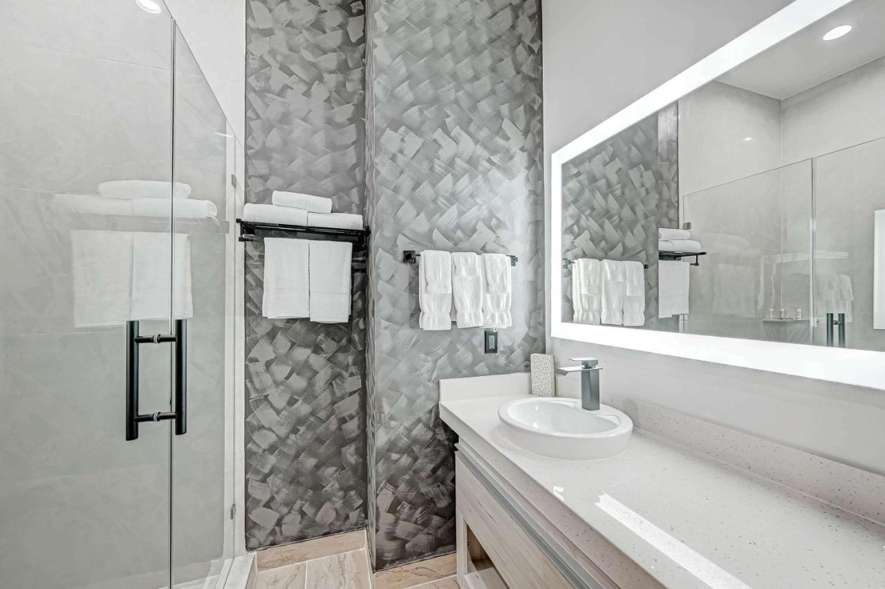 Surestay By Western Southeast Hotel 2*