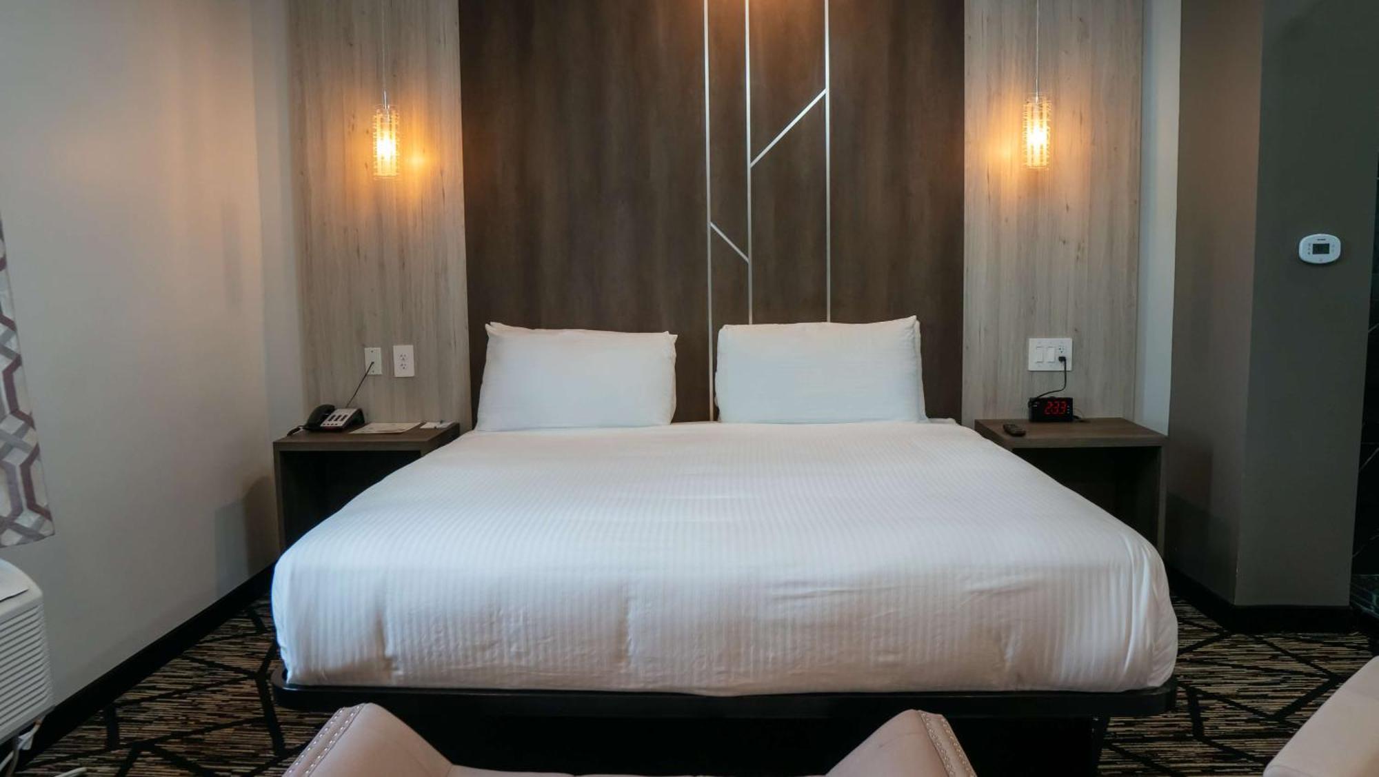 Hotel Surestay By Western Houston Southeast 2*