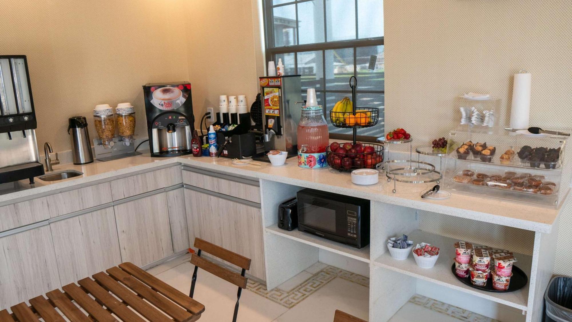 Hotel Surestay By Western Houston Southeast 2*
